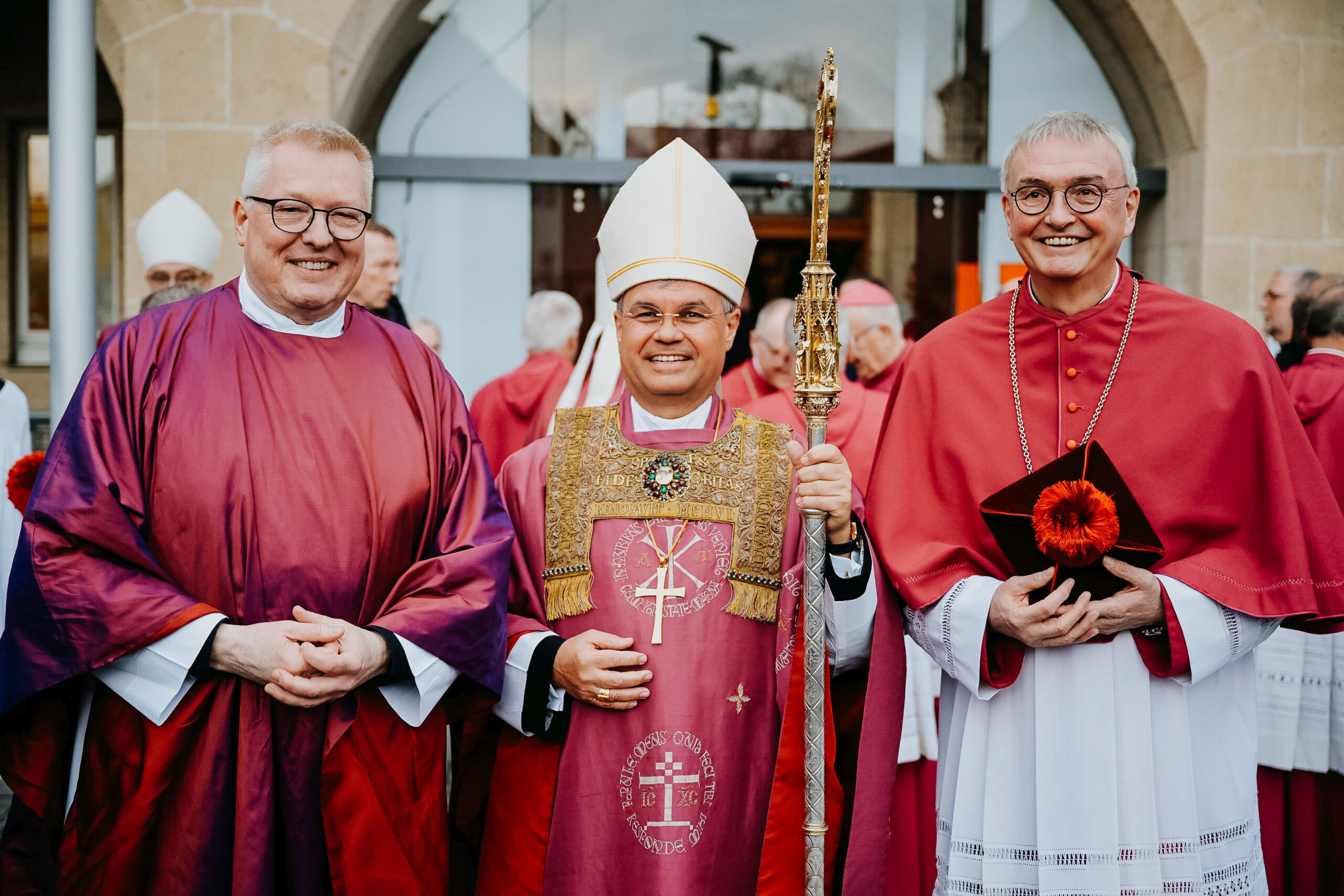 Erzbischof Udo Markus Bentz (mitte), Monsignore Dr. Michael Bredeck (links), Prälat Thomas Dornseifer (rechts)