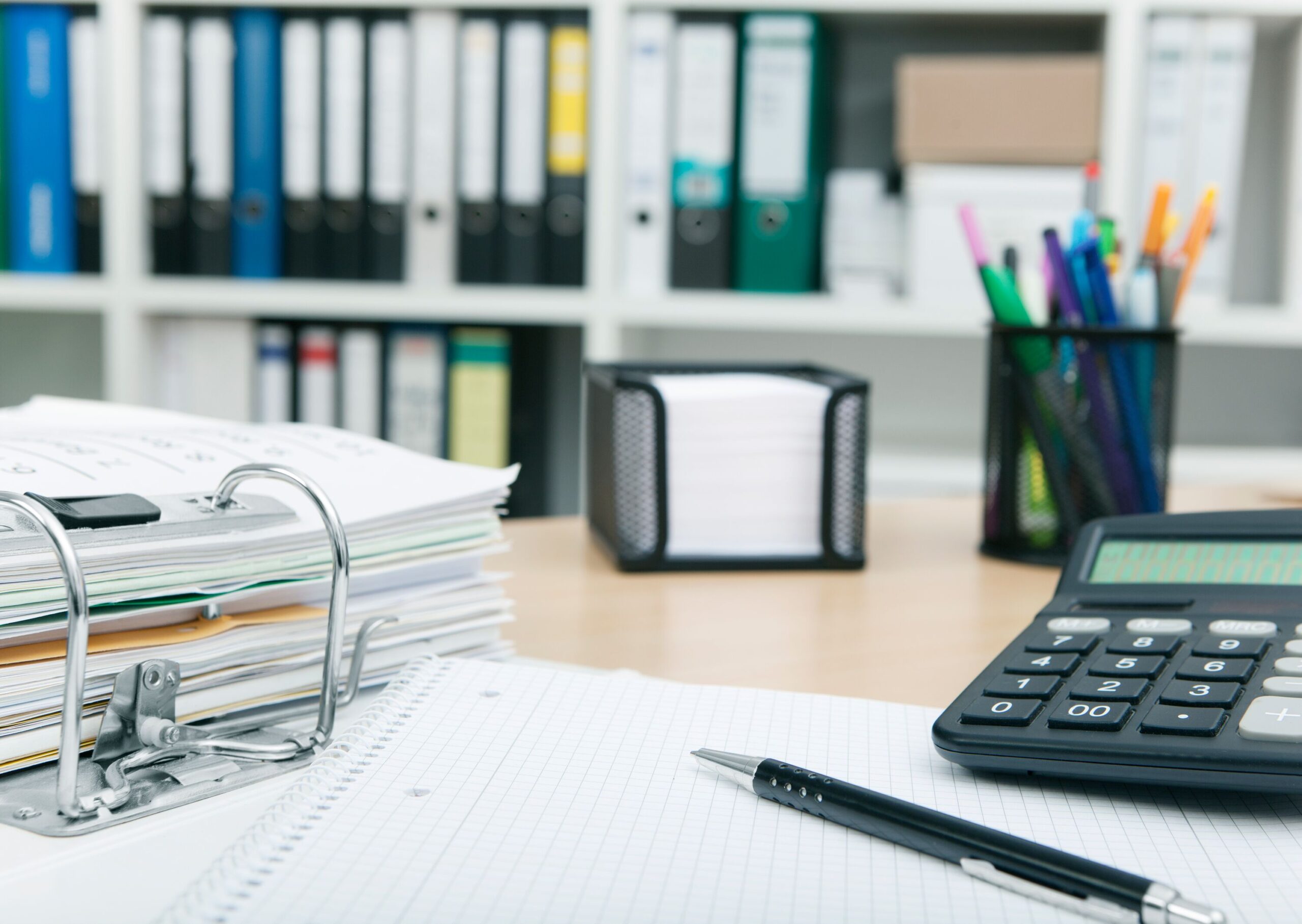 25_17 weboptimiert-Büro Arbeitsplatz Fit fürs Pfarrbüro