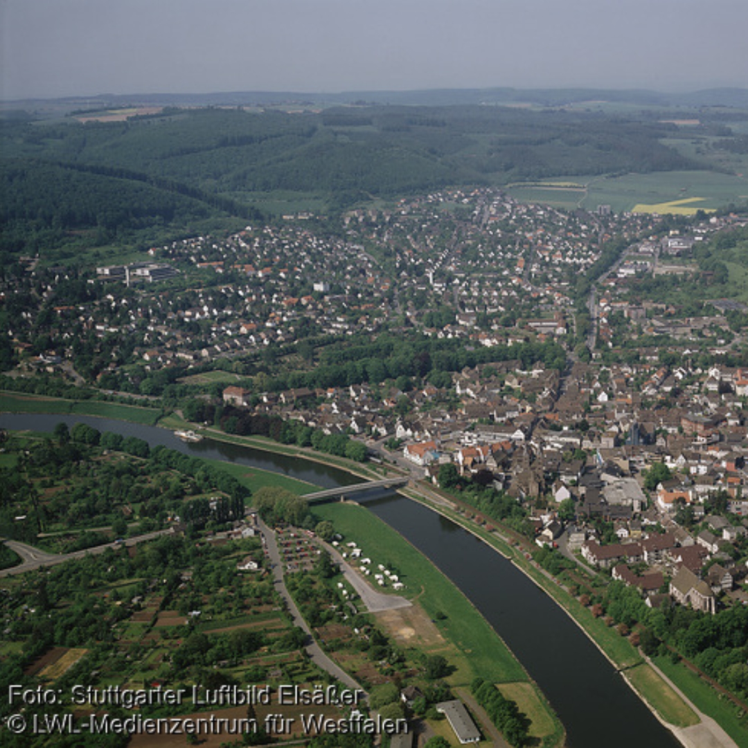 Luftbild Höxter mit Weserbogen