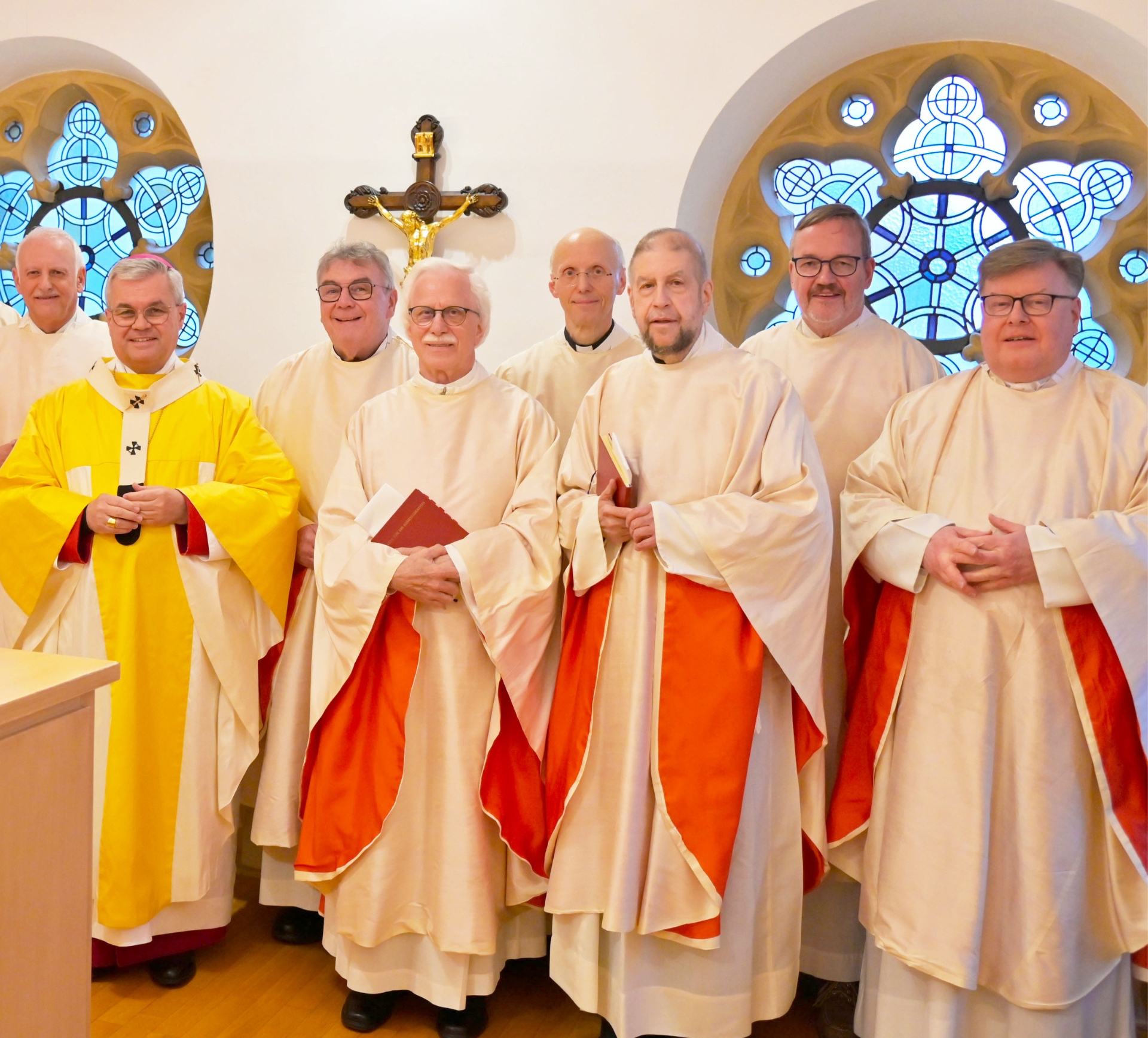 Gruppenbild Weihejubilare mit Erzbischof Bentz